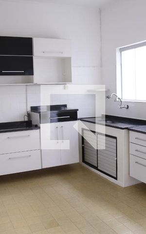 Casa à venda com 178m², 3 quartos e 2 vagasCozinha