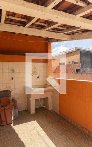 Casa à venda com 200m², 3 quartos e 2 vagas Casa à venda com 200m², 3 quartos e 2 vagasLavanderia 2