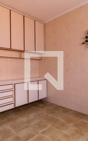 Casa à venda com 200m², 3 quartos e 2 vagas Casa à venda com 200m², 3 quartos e 2 vagasCozinha