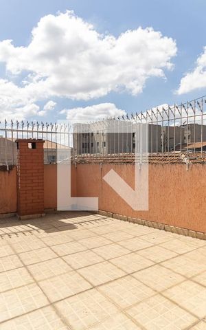 Casa à venda com 200m², 3 quartos e 2 vagas Casa à venda com 200m², 3 quartos e 2 vagasTerraço