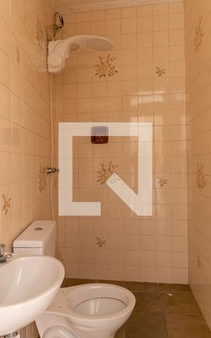 Casa à venda com 200m², 3 quartos e 2 vagas Casa à venda com 200m², 3 quartos e 2 vagasBanheiro 2