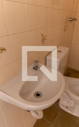 Casa à venda com 200m², 3 quartos e 2 vagas Casa à venda com 200m², 3 quartos e 2 vagasBanheiro 2