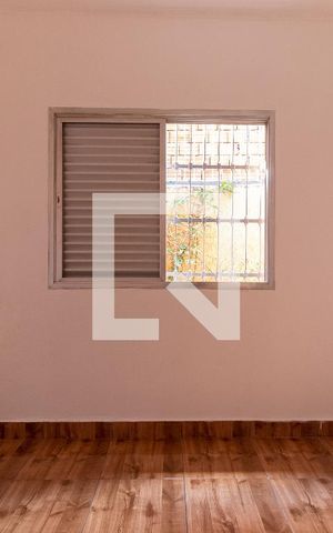 Casa à venda com 200m², 3 quartos e 2 vagas Casa à venda com 200m², 3 quartos e 2 vagasQuarto 2