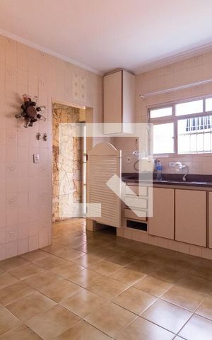 Casa à venda com 200m², 3 quartos e 2 vagas Casa à venda com 200m², 3 quartos e 2 vagasCozinha