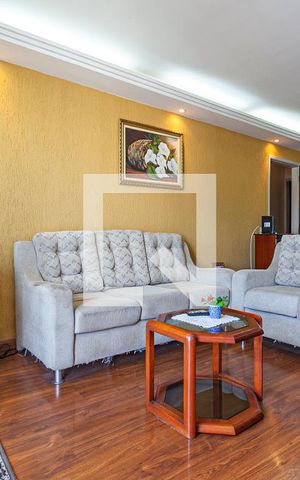 Apartamento à venda com 88m², 3 quartos e 1 vaga Apartamento à venda com 88m², 3 quartos e 1 vagaSala