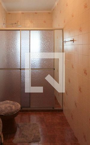 Casa à venda com 360m², 3 quartos e 5 vagas Casa à venda com 360m², 3 quartos e 5 vagasBanheiro social