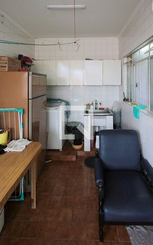 Casa à venda com 360m², 3 quartos e 5 vagas Casa à venda com 360m², 3 quartos e 5 vagasÁrea de Serviço