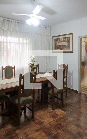 Casa à venda com 360m², 3 quartos e 5 vagas Casa à venda com 360m², 3 quartos e 5 vagasSala de Jantar