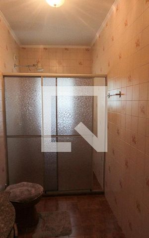 Casa à venda com 360m², 3 quartos e 5 vagas Casa à venda com 360m², 3 quartos e 5 vagasBanheiro social