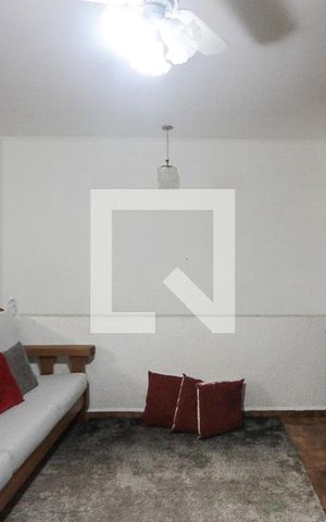 Casa à venda com 360m², 3 quartos e 5 vagas Casa à venda com 360m², 3 quartos e 5 vagasSala