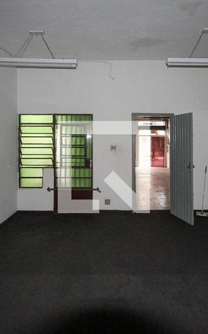 Casa à venda com 360m², 3 quartos e 5 vagas Casa à venda com 360m², 3 quartos e 5 vagasEdícula