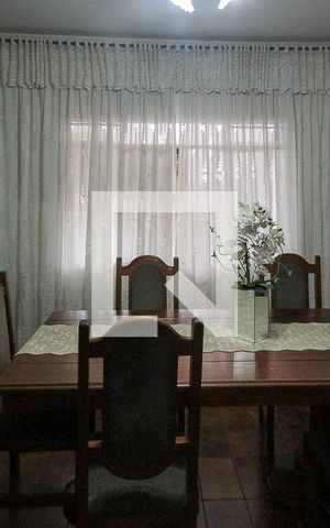 Casa à venda com 360m², 3 quartos e 5 vagas Casa à venda com 360m², 3 quartos e 5 vagasSala de Jantar