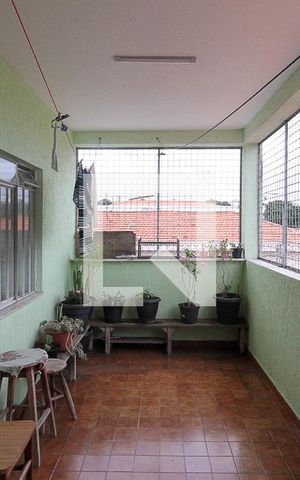 Casa à venda com 360m², 3 quartos e 5 vagas Casa à venda com 360m², 3 quartos e 5 vagasÁrea de Serviço