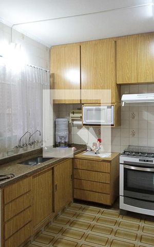 Casa à venda com 360m², 3 quartos e 5 vagas Casa à venda com 360m², 3 quartos e 5 vagasCozinha