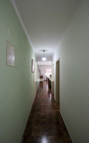 Casa à venda com 360m², 3 quartos e 5 vagas Casa à venda com 360m², 3 quartos e 5 vagasCorredor