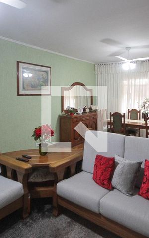 Casa à venda com 360m², 3 quartos e 5 vagas Casa à venda com 360m², 3 quartos e 5 vagasSala