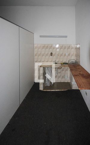 Casa à venda com 360m², 3 quartos e 5 vagas Casa à venda com 360m², 3 quartos e 5 vagasCozinha da Edícula