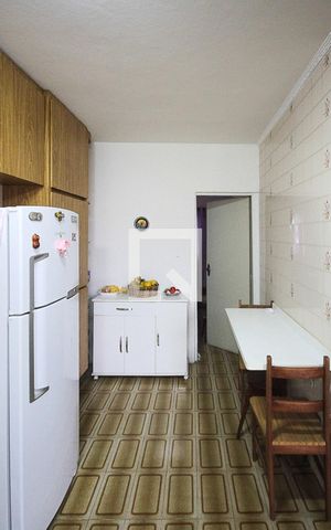 Casa à venda com 360m², 3 quartos e 5 vagas Casa à venda com 360m², 3 quartos e 5 vagasCozinha