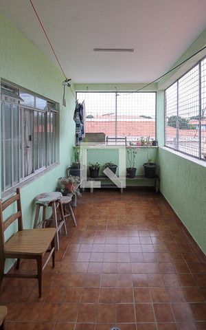 Casa à venda com 360m², 3 quartos e 5 vagas Casa à venda com 360m², 3 quartos e 5 vagasÁrea de Serviço