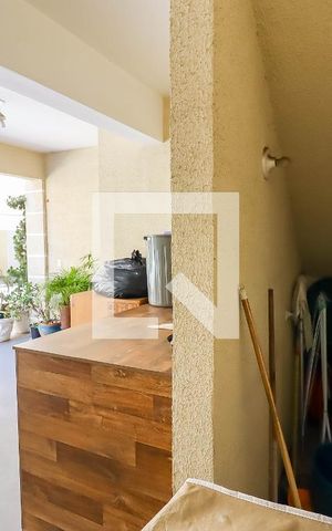 Casa de condomínio à venda com 110m², 2 quartos e 1 vagaÁrea de Serviço