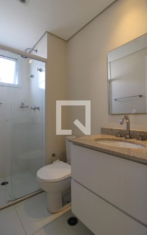 Apartamento para alugar com 88m², 2 quartos e 2 vagasDetalhe banheiro social 