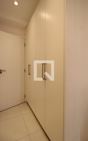 Apartamento para alugar com 88m², 2 quartos e 2 vagasHall suíte - Armários 