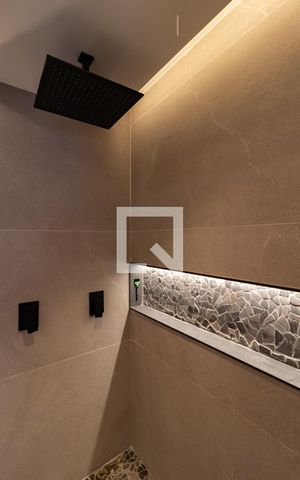 Apartamento à venda com 147m², 2 quartos e 2 vagasDetalhe do banheiro da suíte 