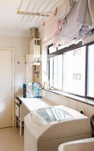 Apartamento à venda com 126m², 3 quartos e 2 vagas Apartamento à venda com 126m², 3 quartos e 2 vagasLavanderia