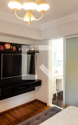 Apartamento à venda com 126m², 3 quartos e 2 vagas Apartamento à venda com 126m², 3 quartos e 2 vagasSuíte