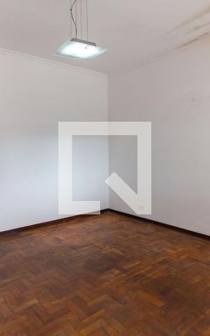 Casa à venda com 200m², 2 quartos e 1 vaga Casa à venda com 200m², 2 quartos e 1 vagaSala