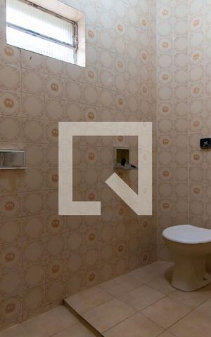 Casa à venda com 200m², 2 quartos e 1 vaga Casa à venda com 200m², 2 quartos e 1 vagaBanheiro Social