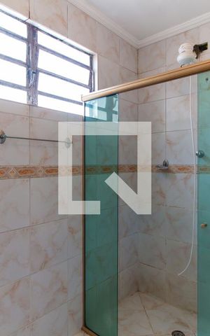 Casa à venda com 200m², 2 quartos e 1 vaga Casa à venda com 200m², 2 quartos e 1 vagaBanheiro da Suíte