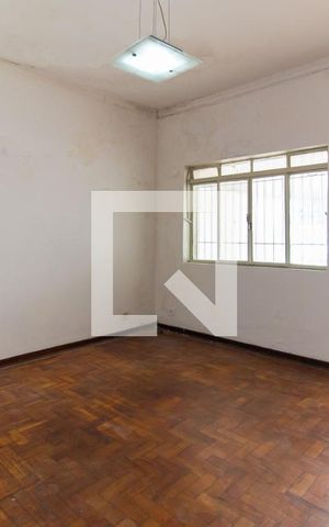 Casa à venda com 200m², 2 quartos e 1 vaga Casa à venda com 200m², 2 quartos e 1 vagaSala