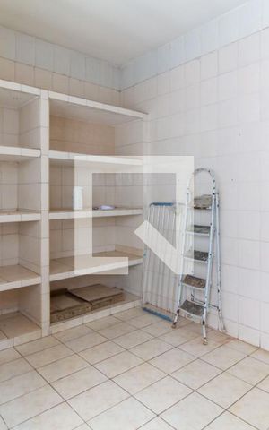 Casa à venda com 200m², 2 quartos e 1 vaga Casa à venda com 200m², 2 quartos e 1 vagaCopa