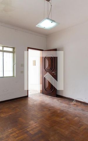 Casa à venda com 200m², 2 quartos e 1 vaga Casa à venda com 200m², 2 quartos e 1 vagaSala