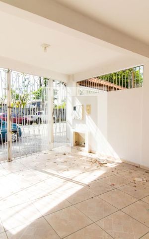 Casa à venda com 200m², 2 quartos e 1 vaga Casa à venda com 200m², 2 quartos e 1 vagaGaragem