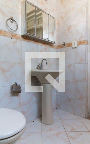 Casa à venda com 200m², 2 quartos e 1 vaga Casa à venda com 200m², 2 quartos e 1 vagaBanheiro da Suíte