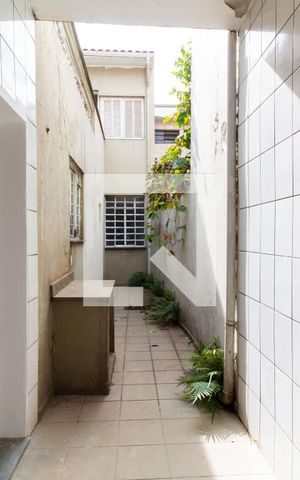 Casa à venda com 200m², 2 quartos e 1 vaga Casa à venda com 200m², 2 quartos e 1 vagaÁrea de Serviço
