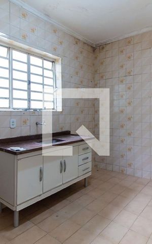 Casa à venda com 200m², 2 quartos e 1 vaga Casa à venda com 200m², 2 quartos e 1 vagaCozinha