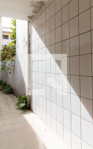Casa à venda com 200m², 2 quartos e 1 vaga Casa à venda com 200m², 2 quartos e 1 vagaÁrea de Serviço