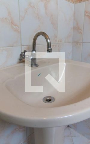Casa à venda com 200m², 2 quartos e 1 vaga Casa à venda com 200m², 2 quartos e 1 vagaBanheiro da Suíte