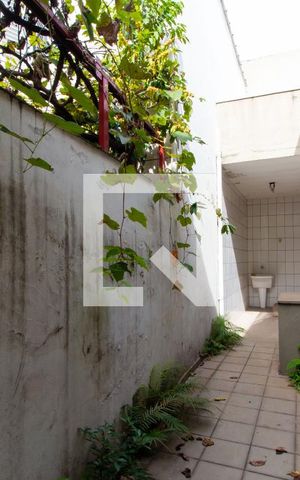 Casa à venda com 200m², 2 quartos e 1 vaga Casa à venda com 200m², 2 quartos e 1 vagaQuintal