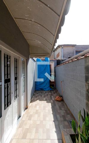 Casa à venda com 214m², 3 quartos e 2 vagas Casa à venda com 214m², 3 quartos e 2 vagasCorredor