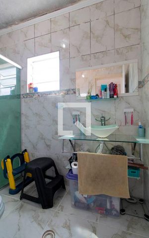 Casa à venda com 214m², 3 quartos e 2 vagas Casa à venda com 214m², 3 quartos e 2 vagasBanheiro 1