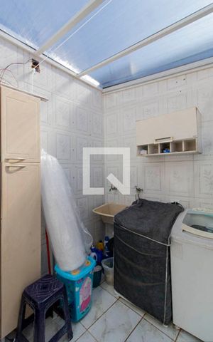 Casa à venda com 214m², 3 quartos e 2 vagas Casa à venda com 214m², 3 quartos e 2 vagasÁrea de Serviço