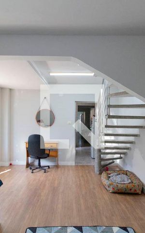 Casa à venda com 214m², 3 quartos e 2 vagas Casa à venda com 214m², 3 quartos e 2 vagasSala