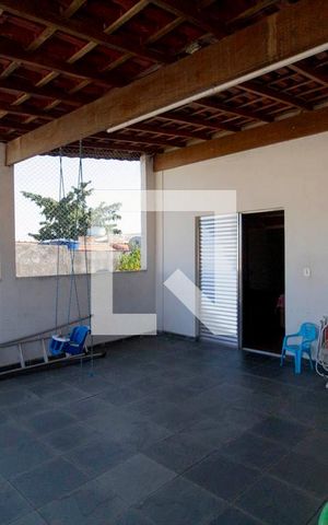 Casa à venda com 214m², 3 quartos e 2 vagas Casa à venda com 214m², 3 quartos e 2 vagasVaranda Quarto 2