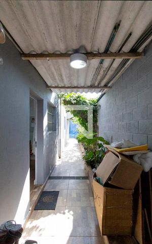 Casa à venda com 214m², 3 quartos e 2 vagas Casa à venda com 214m², 3 quartos e 2 vagasCorredor