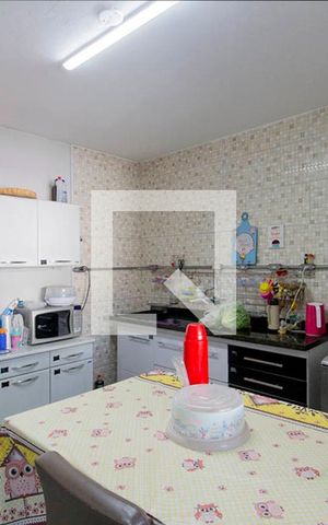 Casa à venda com 214m², 3 quartos e 2 vagas Casa à venda com 214m², 3 quartos e 2 vagasCozinha