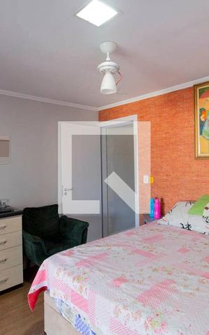 Casa à venda com 214m², 3 quartos e 2 vagas Casa à venda com 214m², 3 quartos e 2 vagasQuarto 2